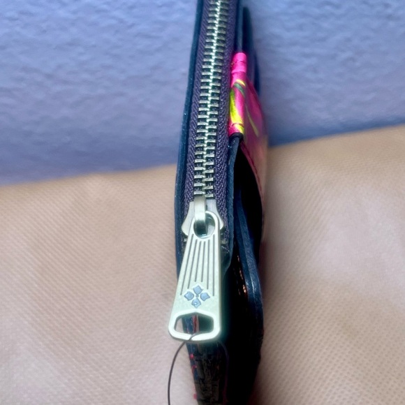 💖NWT Patricia Nash Cassis Leather Bougainvilleas ID Wallet - Picture 4 of 6